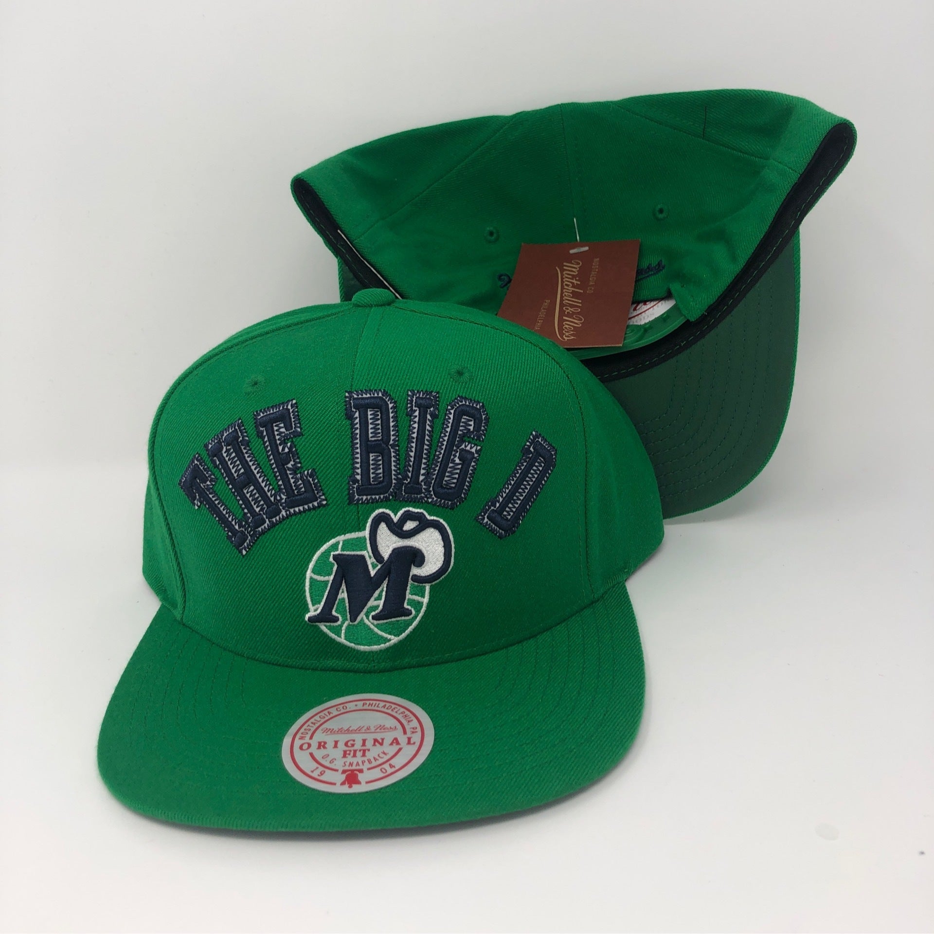 Men's Mitchell & Ness Green Dallas Mavericks Hardwood Classics Team Ground Snapback  Hat